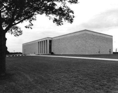Photograph of Eisenhower Library Abilene, Kansas (Exterior) (34732996984)