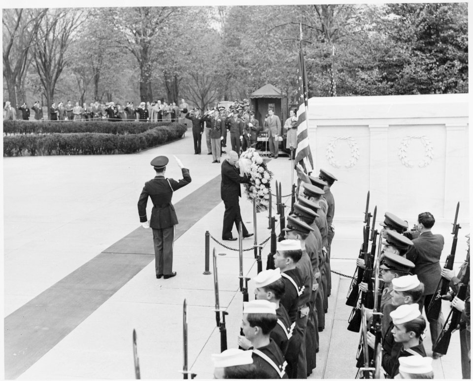 Photograph of President Truman laying a wreath at the Tomb of the Unknown Soldier in Arlington National Cemetery. - NARA - 199438