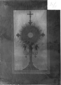 Photograph of a 2-dimensional work of a monstrance Cuypershuis 0689a (11)