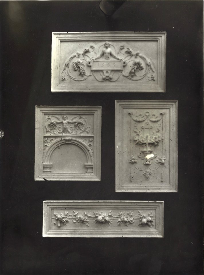 Photograph of four plaster casts from the Grote Kerk in Breda Cuypershuis 0687a (018)