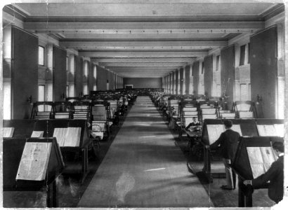 Photograph of the Newspapers & Current Periodicals Reading Room, Library of Congress LCCN2002716645