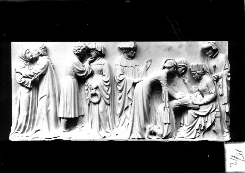Photograph of a relief with a medieval scene Cuypershuis 0688c (11)