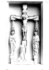 Photograph of a relief with the crucifixion Cuypershuis 0689a (21)