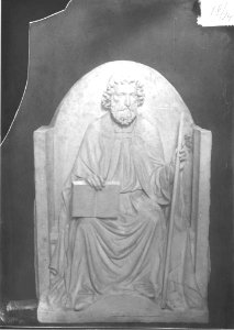 Photograph of a sculpture of a saint Cuypershuis 0686 (049)
