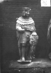 Photograph of a statue of a count of Holland Cuypershuis 0689b (04)