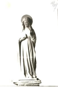 Photograph of a statue of a female saint Cuypershuis 0686 (052)