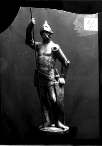 Photograph of a statue of a knight Cuypershuis 0689a (14)
