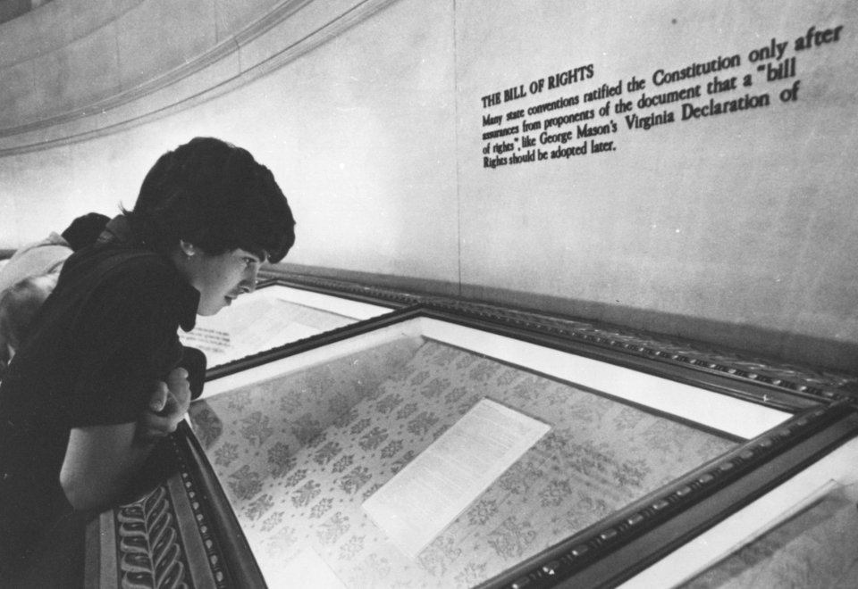 Photograph of Tourist Viewing the Formation of the Union Exhibit (35722027896)