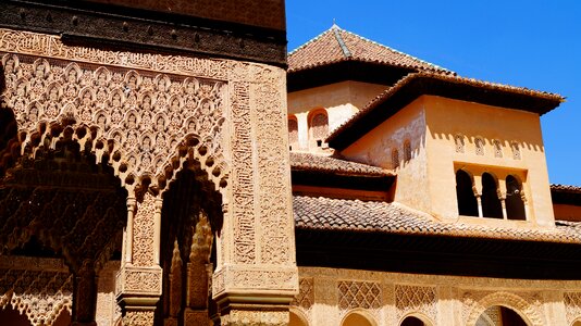Sunny day style alhambra