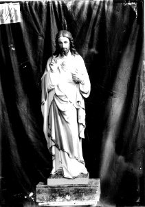 Photograph of a statue of the Sacred Heart of Jesus Christ Cuypershuis 0688b (07)