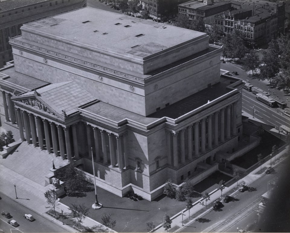 Photograph of an Aerial View of the National Archives Building, Constitution Avenue and 7th Street, Washington, D.C. (36069233775)