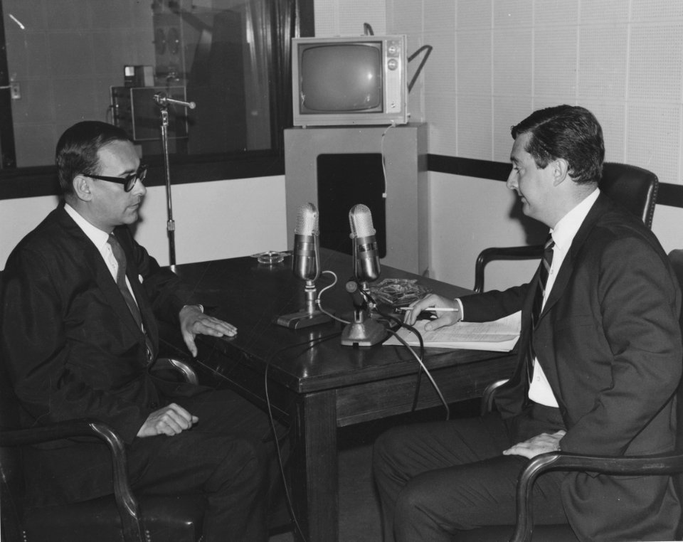 Photograph of Archivist Rhoads Being Interviewed (35569105435)