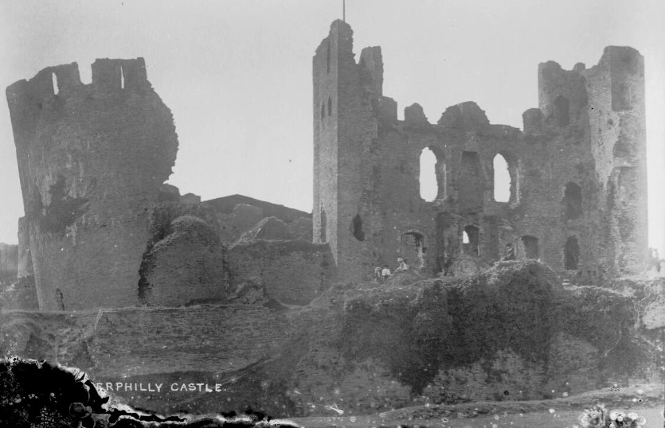 Photograph of Caerphilly Castle (4785960)