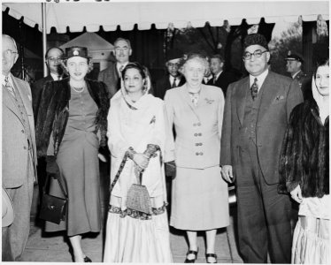 Photograph of President Truman and Pakistani Prime Minister Liaquat Ali Khan in Washington, during the Prime... - NARA - 200198 photo