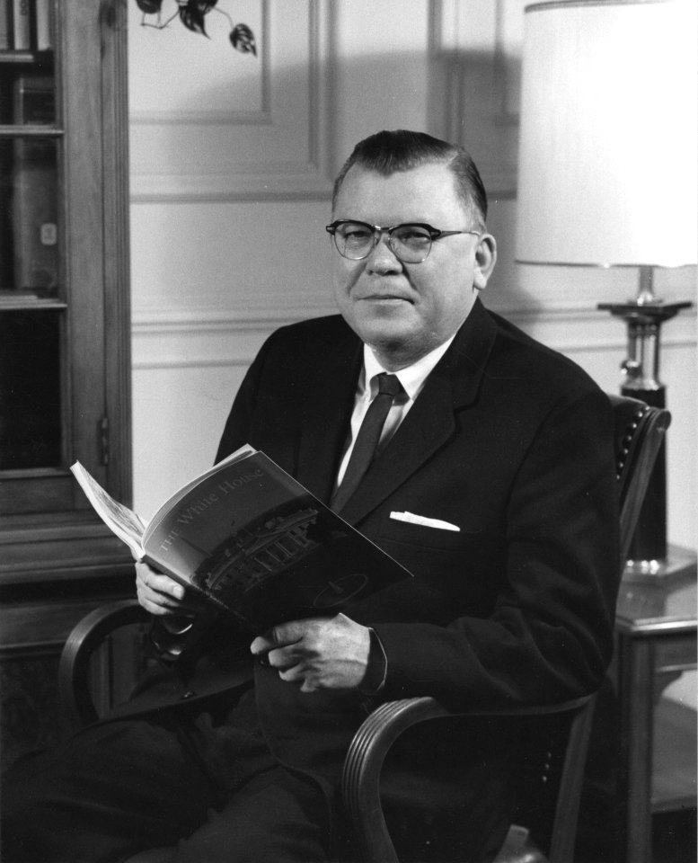 Photograph of Dr. Wayne C. Grover (34726987654)