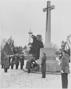 Photograph of Field Marshal Harold Alexander laying a wreath at a Canadian monument to World War I veterans in... - NARA - 199506