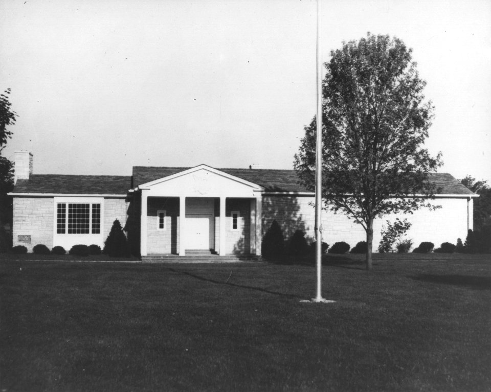 Photograph of Herbert Hoover Library, West Branch, Iowa (34768983134)