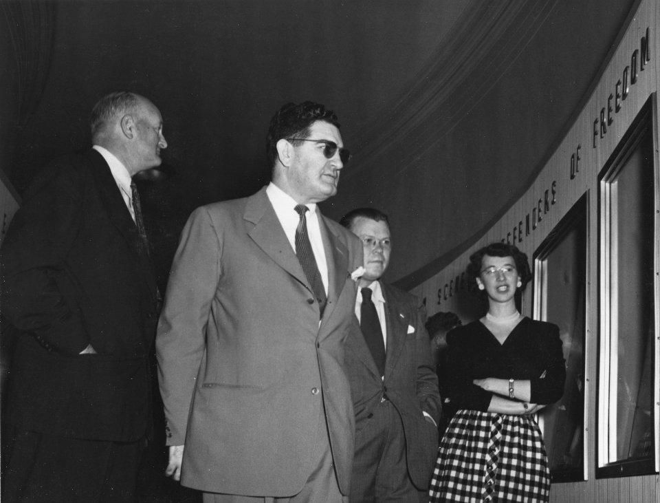Photograph of Jess Larson at the Official Preview of the Freedom Train Exhibit (18462089404)