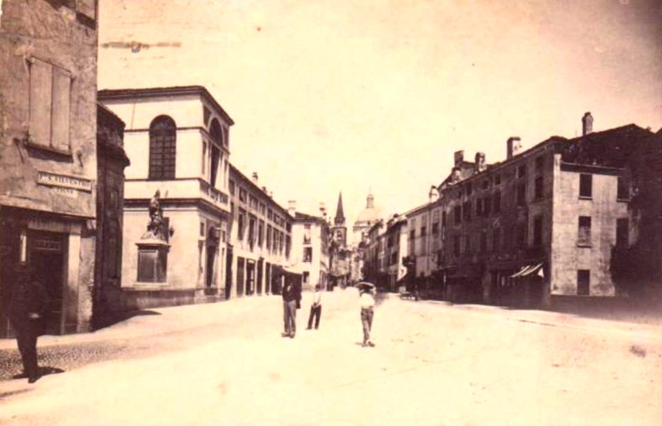 Piazza Garibaldi di Mantova (2)