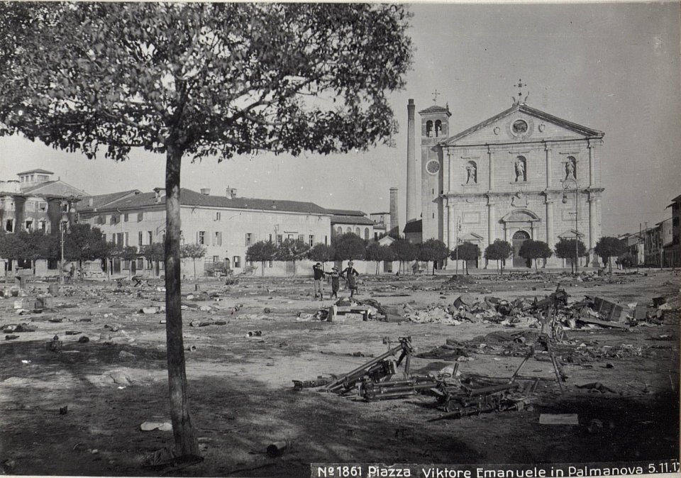 Piazza Viktore Emanuele in Palmanova 5.11.17. (BildID 15609454)
