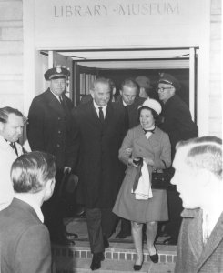 Photograph of President and Mrs. Lyndon B. Johnson Leaving the Herbert Hoover Library in West Branch, Iowa (34765724743)