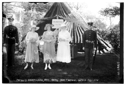 Phyllis Hartmann, Mrs. Carl Hartmann, Grace Allison LCCN2014701728