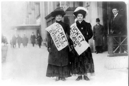 Picket girls on duty; Ladies' Tailors Strike, New York City LCCN2017648546