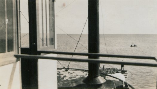 Photograph of the Imperial Oil Company's expedition to the Mackenzie River District No 1 (HS85-10-39029)