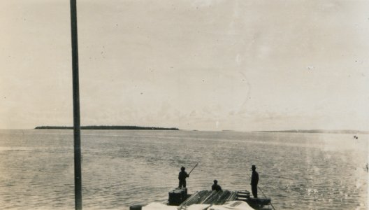 Photograph of the Imperial Oil Company's expedition to the Mackenzie River District No 3 (HS85-10-39031)