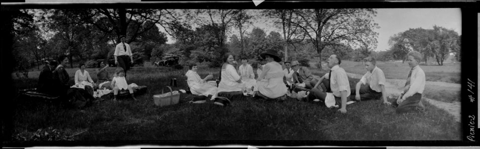 Picnic II LCCN2017656437