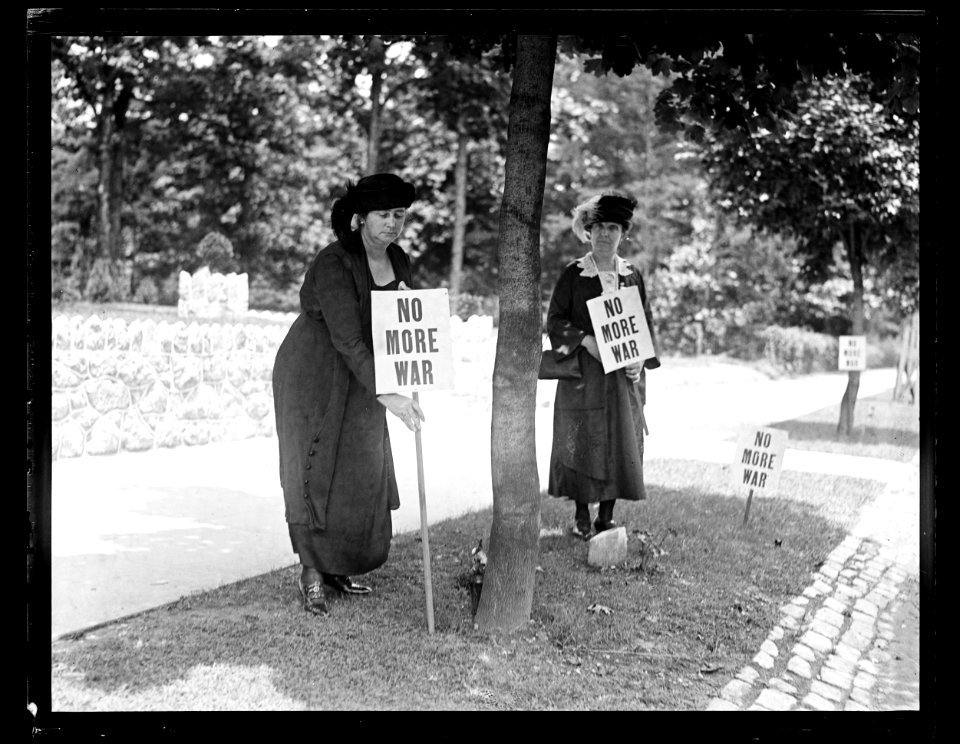 Picketers with signs No More War LCCN2016891550