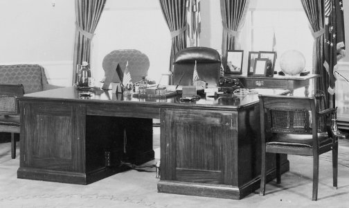 Photograph of President Truman's desk and other furnishings in the Oval Office of the White House. - NARA - 199460 (tighter crop)