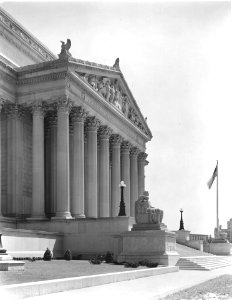 Photograph of the National Archives Building Constitution Avenue Portico, 06-30-1936 (14059461628)