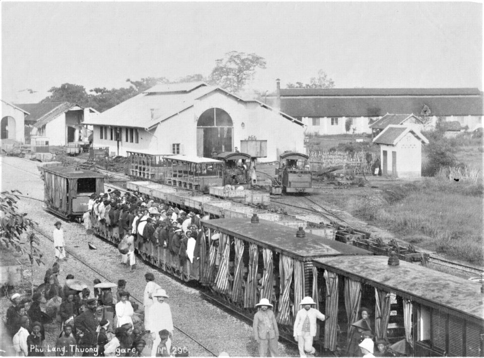Phu Lang Thuong station (49025640966)