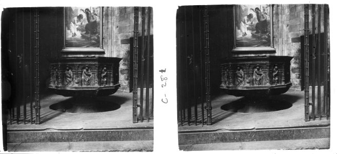 Pila baptismal de la catedral de Girona