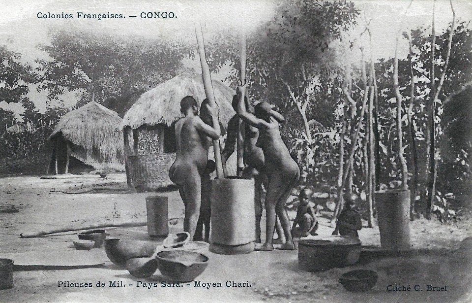 Pileuses de mil-Pays Sara-Moyen Chari