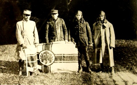 Pilots who forced down German Zepplelin LZ 49, October 20th, 1917 (30387065861)