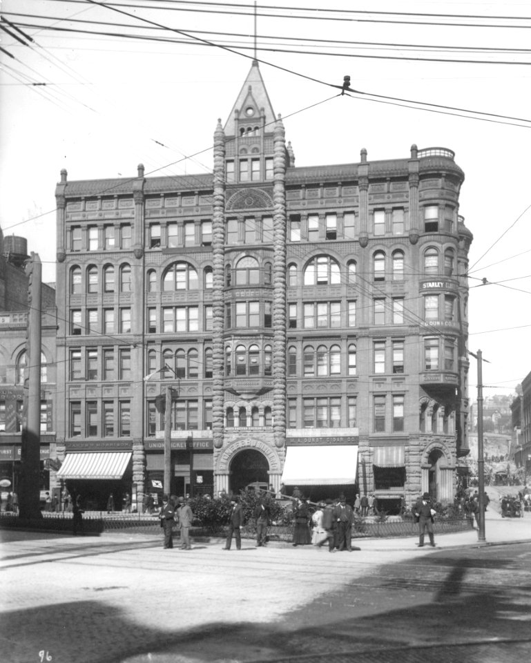 Pioneer Building, Seattle, 1906 (CURTIS 2031)