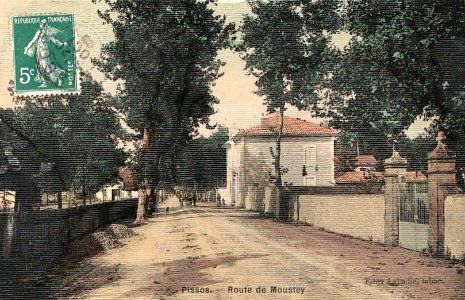 Pissos (Landes) - route de Moustey et Gendarmerie 4