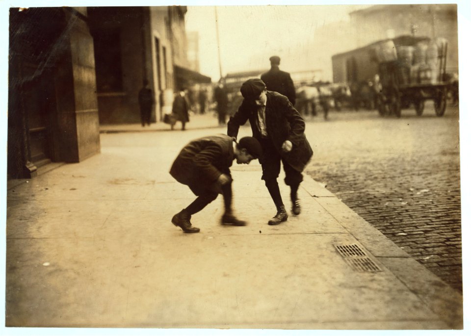 Pitching Pennies, Providence, R.I. (For Child Welfare Exhibit 1912-13.) LOC nclc.04792