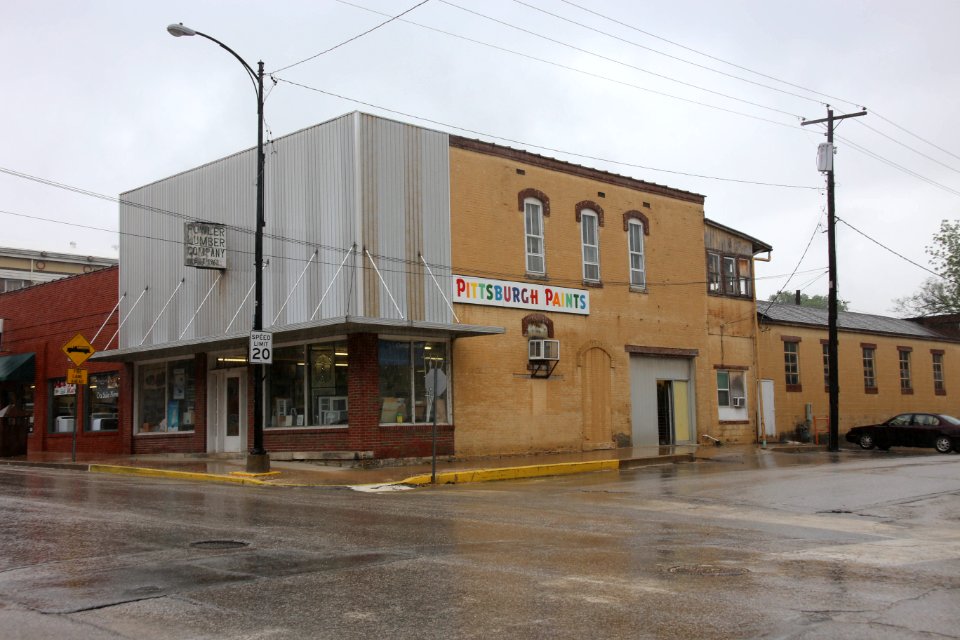 Pittsburg Paints - Louisiana, MO (17499409121)