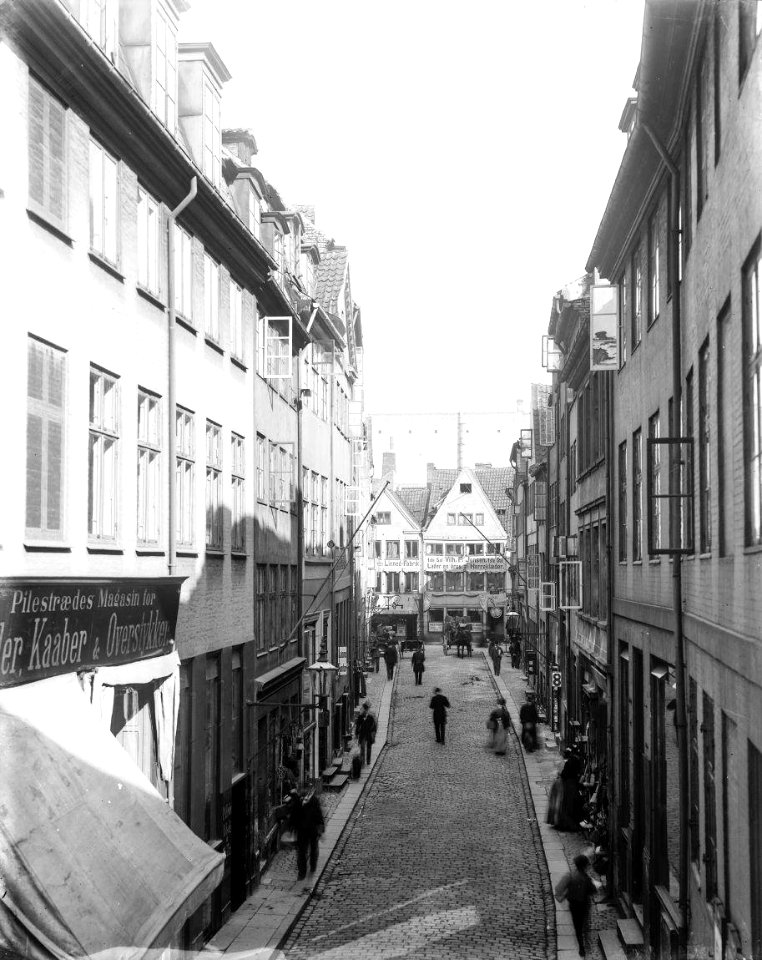 Pilestræde by Frederik Riise