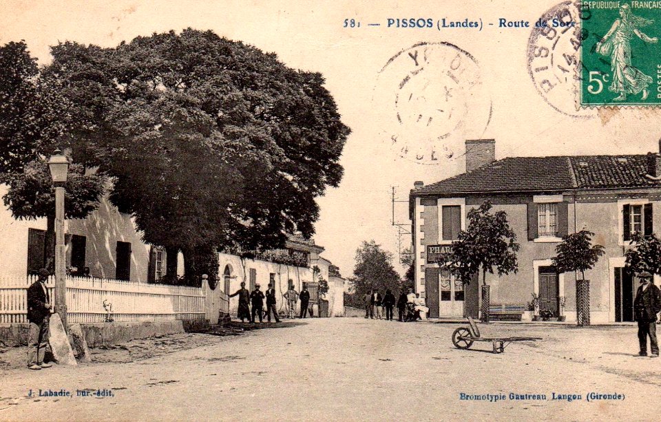 Pissos (Landes) - route de Sore 1