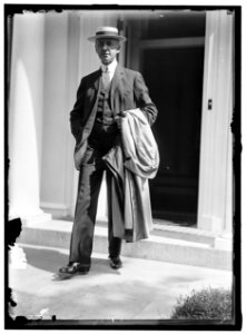 PITNEY, MAHLON H. ASSOCIATE JUSTICE, U.S. SUPREME COURT, 1912-1922 LCCN2016864698