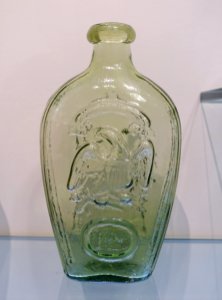 Pint flask with eagle design, Keene Glass Works (New Hampshire), c. 1840, glass - Currier Museum of Art - Manchester, NH - DSC07984