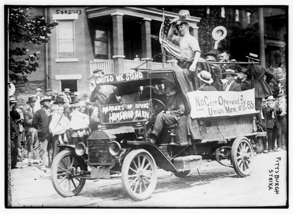 Pittsburgh Strike (1919 strikers demonstrating in car) LCCN2014709437