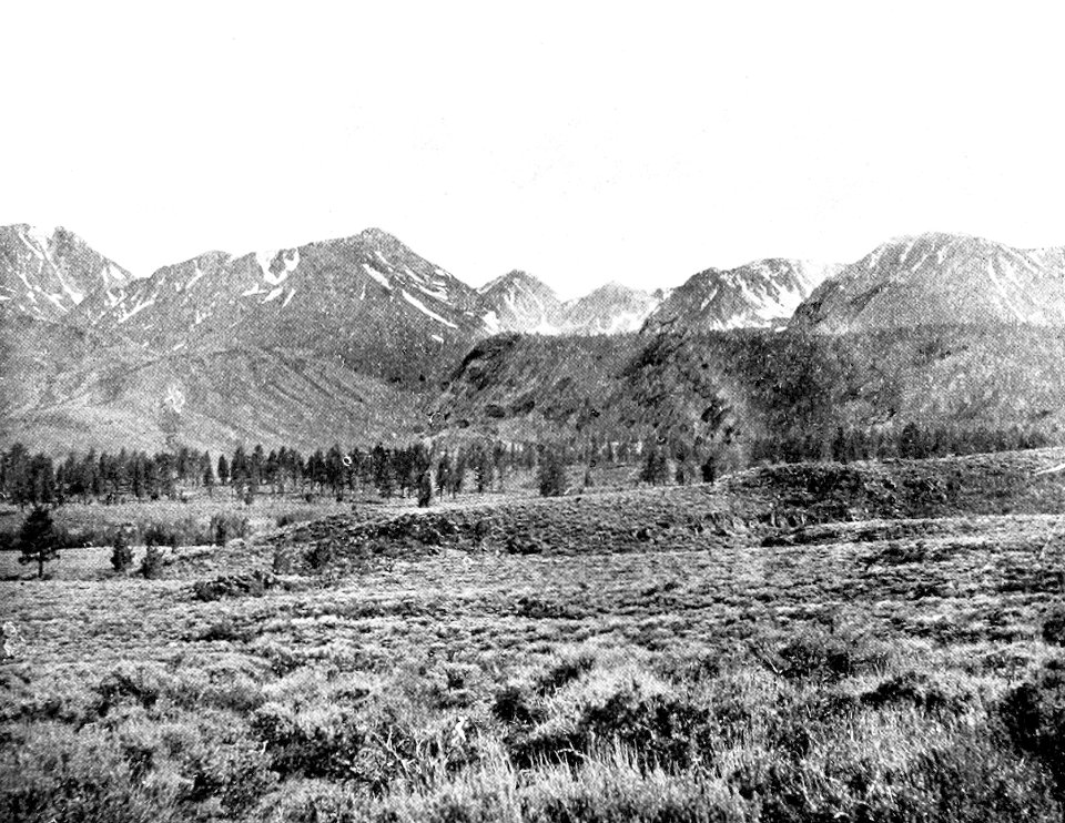 PSM V52 D636 Glacial moraines at the head of owens river