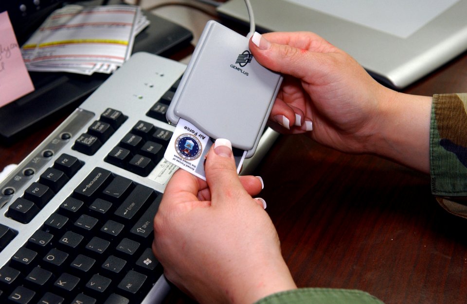 PIV Cards (5884514004)