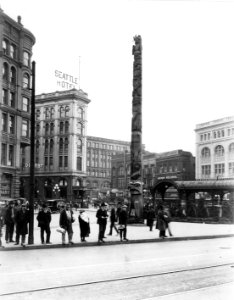 Pioneer Square, ca 1924 (SEATTLE 3049)