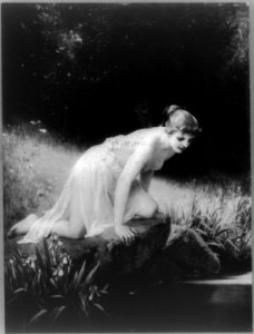 Psyche (kneeling at edge of water) LCCN2002715274